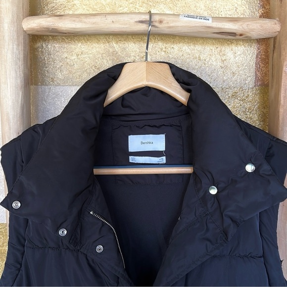 Bershka Women’s Zip-Up Oversized Mock-Neck Puffer Vest Black Jacket, Size Small - Picture 6 of 7